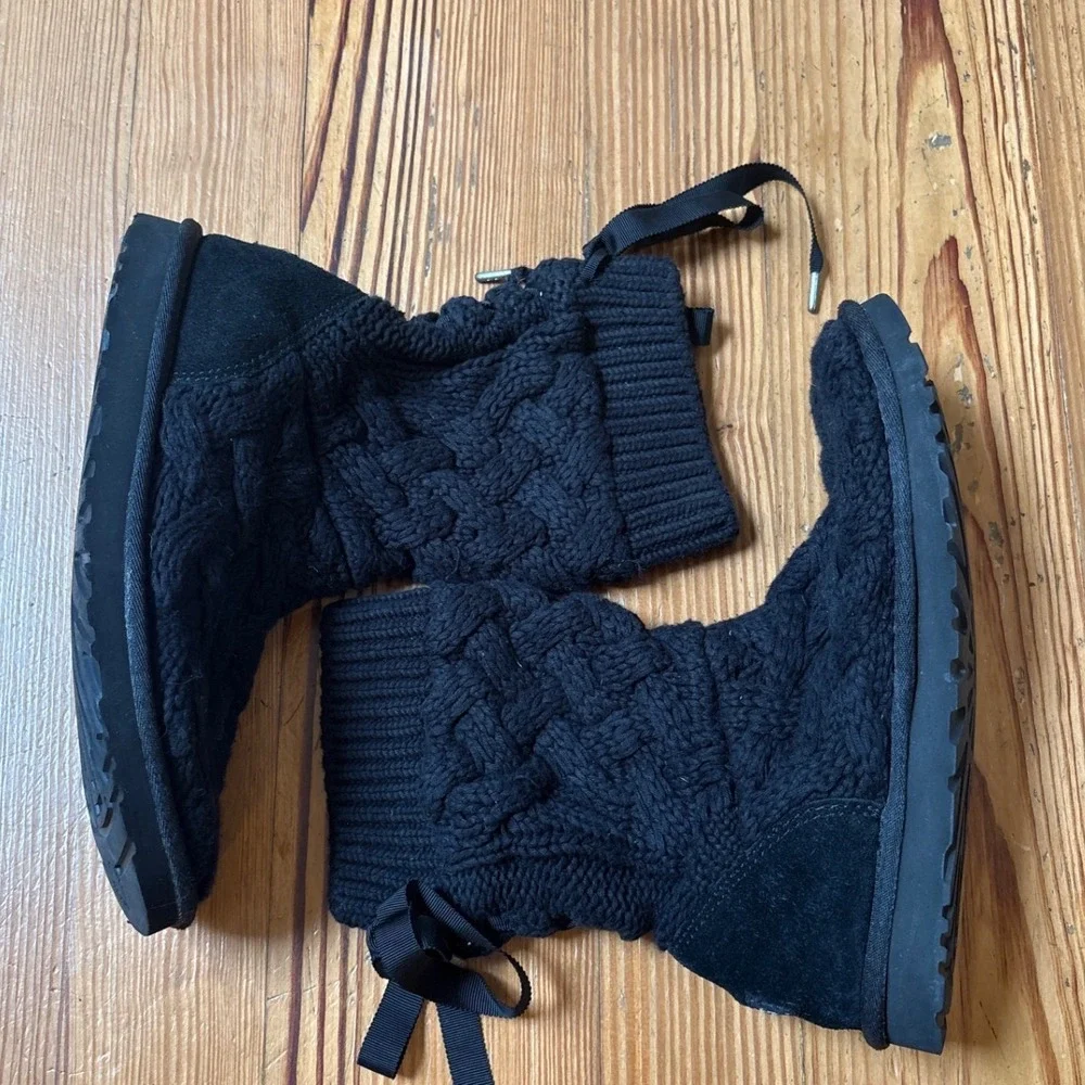 UGG Australia Cable Knit Boots Women Black Ribbon Bow Back SIZE 9